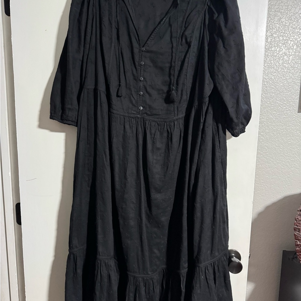 Old Navy Black Maxi Sundress with V-Neck and 3/4 Bishop Sleeves